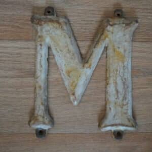 Vanha rauta M kirjain